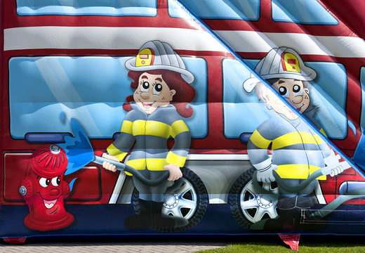 Ottieni la tua diapositiva extra larga del mondo dei vigili del fuoco con ostacoli 3D per i bambini. Acquista ora gli scivoli gonfiabili online su JB Gonfiabili Italia