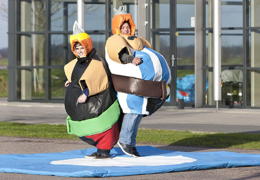Ordina tute gonfiabili sumo Asterix & Obelix per grandi e piccini. Acquista tute da sumo gonfiabili online su JB Gonfiabili Italia