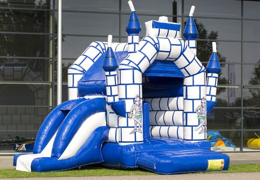 Ordina un castello gonfiabile blu midi multifun con tetto per bambini in tema castello. Acquista castelli gonfiabili online su JB Gonfiabili Italia
