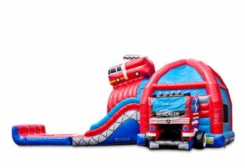 Groot opblaasbaar overdekt multiplay super springkussen met glijbaan kopen in thema brandweer voor kinderen. Bestel springkussens online bij JB Inflatables Nederland