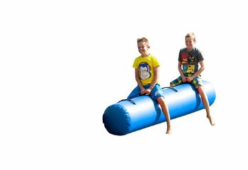 Koop blauwe springslangen voor zowel oud als jong. Bestel opblaasbare zeskamp artikelen online bij JB Inflatables Nederland