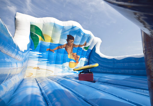 Ordina il tappetino gonfiabile per spazzatrice rodeo in tema surf per bambini e adulti. Comprare online i tappetini anticaduta per spazzatrici da rodeo su JB Gonfiabili Italia