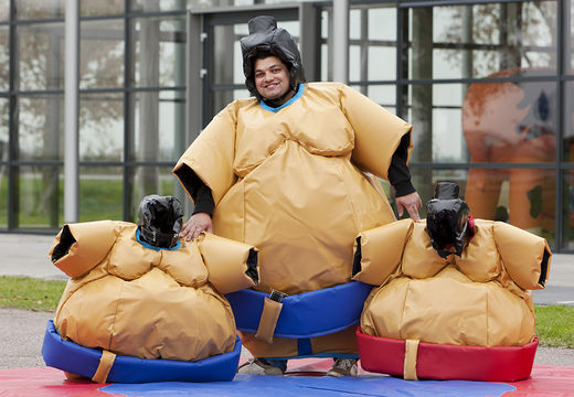 Acquista divertenti tute da sumo gonfiabili per adulti. Ordina tute da sumo gonfiabili online su JB Gonfiabili Italia