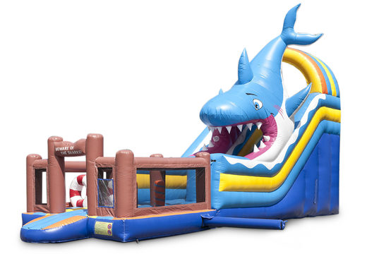 Lo scivolo gonfiabile a tema squalo con piscina per bambini, impressionante oggetto 3D, colori freschi e gli ostacoli 3D ordinati per i bambini. Acquista ora gli scivoli gonfiabili online su JB Gonfiabili Italia