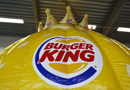 Burger King Whopper su misura - castello gonfiabile rotondo a cupola con la grande corona 3D ideale per i più piccoli in vendita. Acquista ora gonfiabili personalizzati online da JB Gonfiabili Italia