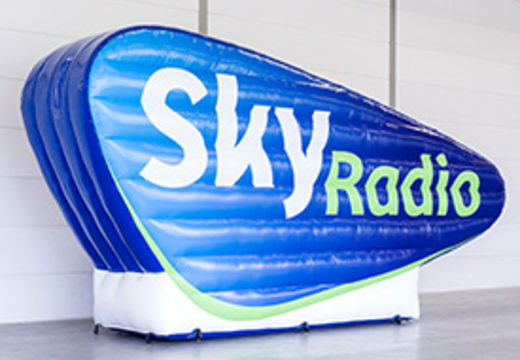 Acquista l'ingrandimento del logo da Sky Radio online. Ordina ora la tua pubblicità gonfiabile su JB Gonfiabili Italia
