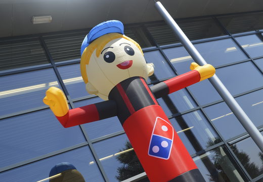 Ordina il skytube gonfiabile personalizzato Domino's Pizza sventolando skyman da JB Gonfiabili Italia. Richiedi ora un design gratuito per un pupazzi gonfiabile nella tua identità aziendale