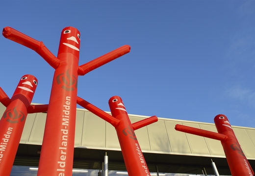 Acquista la airdancer del cielo centrale Gelderland dei vigili del fuoco personalizzata nel colore rosso del segnale da JB Gonfiabili Italia. Pupazzi gonfiabili promozionali in tutte le forme e dimensioni disponibili