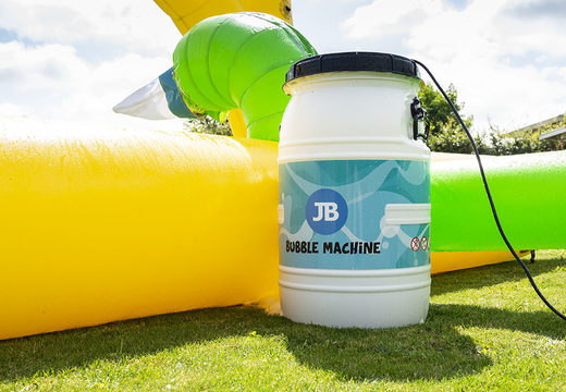 Apri Bubble park Jungle con un rubinetto in schiuma da usare per i bambini. Ordina i castelli gonfiabili da JB Gonfiabili Italia