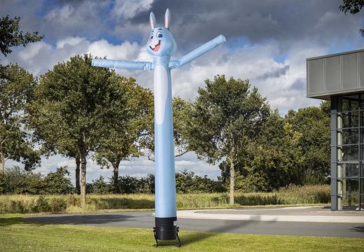 Ordina ora il coniglietto skydancer gonfiabile alto 5 m online su JB Gonfiabili Italia. Consegna veloce per tutti i ballerini gonfiabili standard