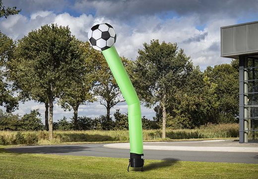 Ordina gli skydancer da 6 m con palla 3D in verde da JB Gonfiabili Italia. Acquista pupazzi gonfiabili standard per eventi sportivi