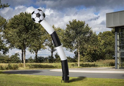 Ordina gli airdancer da 6 metri con palla 3D in bianco e nero da JB Gonfiabili Italia. Acquista skydancer gonfiabili standard per eventi sportivi