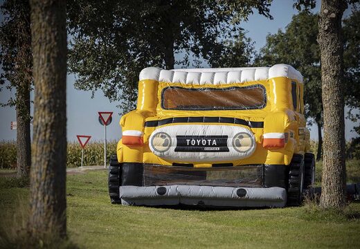 Ordina i castello gonfiabile su misura Toyota Land Cruiser Autobedrijf van der Linde online su JB Gonfiabili Italia; specialista in articoli pubblicitari gonfiabili come castello gonfiabile personalizzati