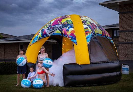 Groot opblaasbaar overdekt bubble springkasteel met schuim kopen in thema disco dome xl voor kinderen