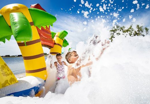 Acquista Bubble Park Hawaii con un rubinetto in schiuma per bambini. Ordina i castelli gonfiabili da JB Gonfiabili Italia