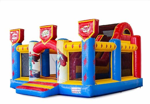 Acquista un grande castello gonfiabile multigiocatore aperto con scivolo nel tema dei supereroi dei supereroi per bambini. Ordina i castelli gonfiabili online su JB Gonfiabili Italia