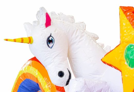 Ordina una castello gonfiabile a tema unicorno slidebox con uno scivolo per bambini. Acquista castelli gonfiabili online su JB Gonfiabili Italia