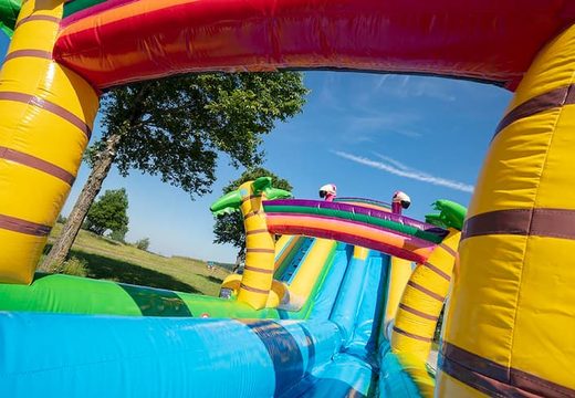 Ordina Drop & Slide Jungle castello gonfiabile con scivoli per bambini. Acquista castelli gonfiabili online su JB Gonfiabili Italia
