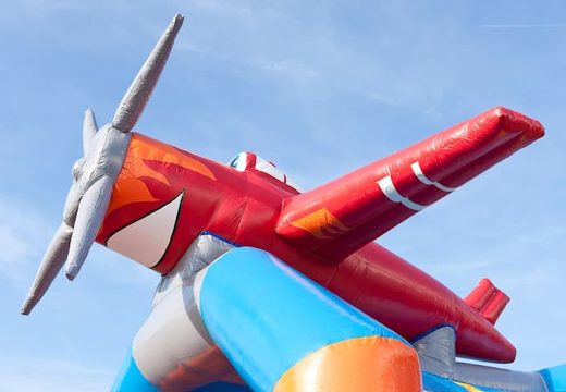 Ordina un saltarelli gonfiabili medio per aeroplani in colori sorprendenti con un grande oggetto 3D per bambini in cima. Gonfiabili online in castello gonfiabile medio su JB Gonfiabili Italia