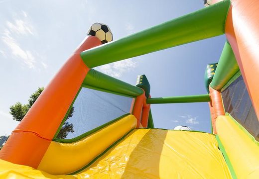 Il calcio corre a ostacoli di 17 metri con 7 elementi di gioco e acquista oggetti colorati per i bambini. Ordina ora i percorsi ad ostacoli gonfiabili online su JB Gonfiabili Italia