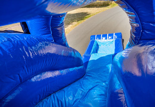 Ordina il cuscino gonfiabile multigiocatore super air con scivolo in blu a tema castello
