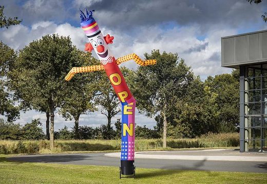 Ordina ora il clown skydancer gonfiabile alto 6 m online su JB Gonfiabili Italia. Consegna rapida di tutti i pupazzi gonfiabili standard.