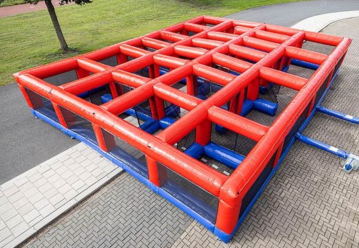 Grande labirinto mobile in rosso e blu