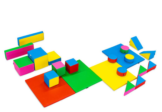 Grande set di softplay con blocchi colorati a tema standard per giocare