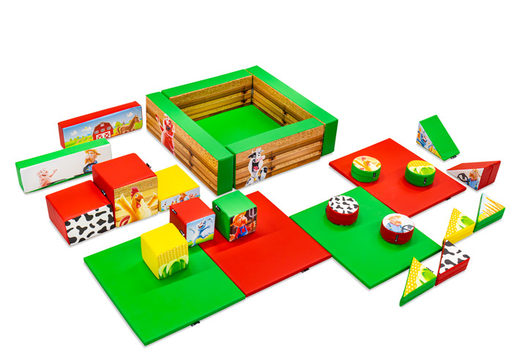 Set Softplay XL a tema fattoria con blocchi colorati per giocare